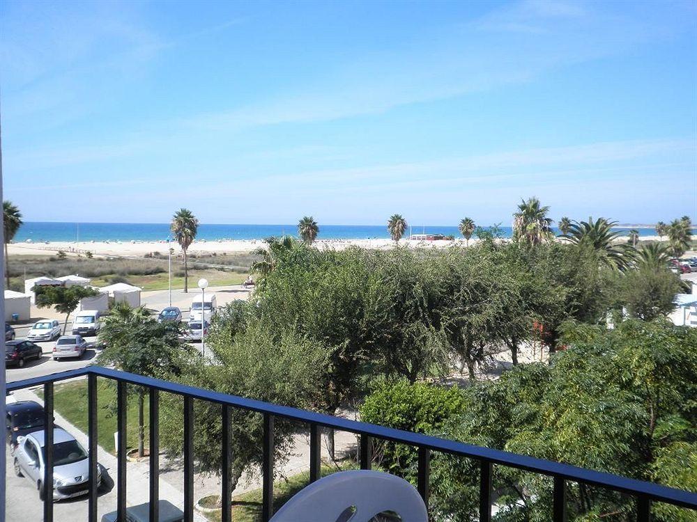 Hotel Oasis Conil De La Frontera Exterior foto